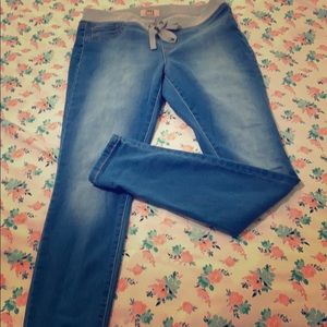 Comfy lei jeans!